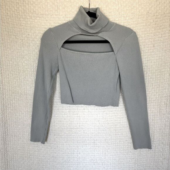 Cropped Sweater✨ - Picture 1 of 4